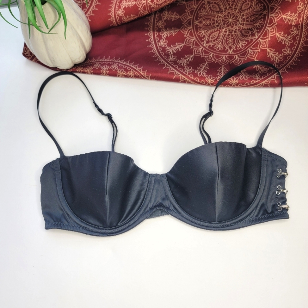 Vintage Victoria's Secret Balconet Bra Black Size 36C Y2K Goth